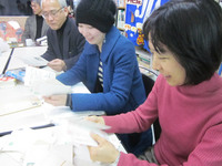 老若男女様々なラオスチーム！はがき収集をしています。