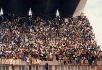 1994年にアパルトヘイト（人種隔離政策）が撤廃。初めての全人種参加の総選挙が行われた。