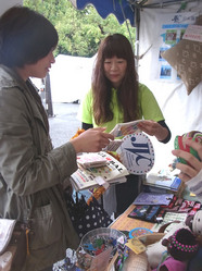 グローバルフェスタなどのイベントではインターンもお客様対応をします