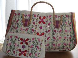 パレスチナの刺繍のバッグ