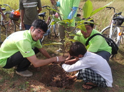 スピーカーの樋口(左)