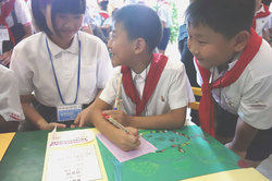 ルンラ小学校での絵画交流