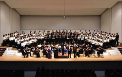 2015年「歌声ボランティア」として私たちと年末にこの舞台に上がりましょう！