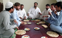 スタッフとお昼ご飯