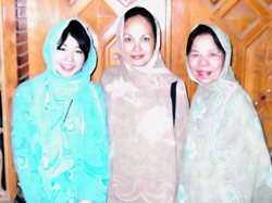 お揃いのアフガン衣装を着てみました！