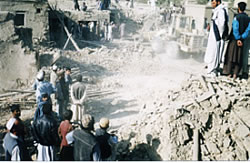 多国籍軍からの攻撃跡（2001年） 