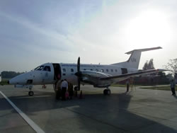  ■これがジャララバードへ行くUN機です。