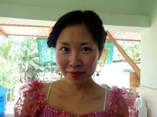 身支度、おわりました！髪型がどことなくカンボジア風。