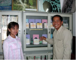 「これコンポストのビデオCDですね」とソッカーさん。JVCスタッフとTRCで。