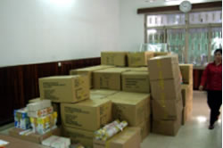 資料・情報センターの本の山積み