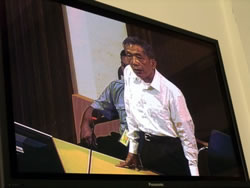 所感を述べるドゥイ被告