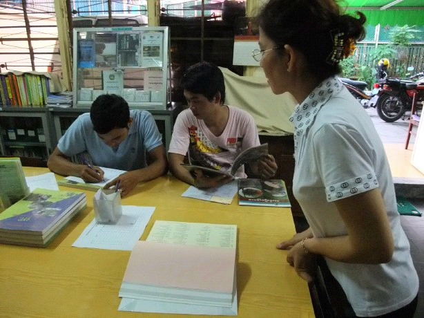 利用者に希望の本であるかどうかを確認します。