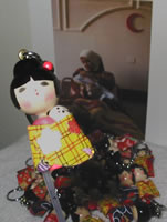 出産のお祝いに配ろうと日本で購入したこけしキーホルダー