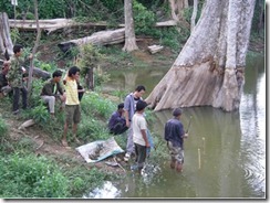 池に入っての実地研修