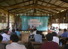 多くの出席者で賑わった田植え式