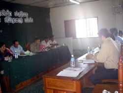 ピン郡事務所での会議の様子