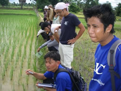 SRI水田で質問、真剣な表情