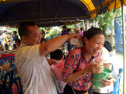 水かけごっこ？