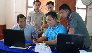 参加者は皆で相談しながらGISソフトと奮闘