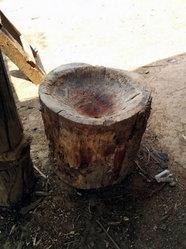 軒下にあった立臼