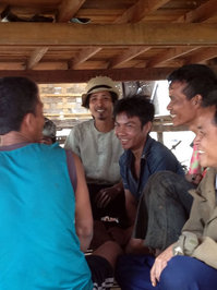 照れ笑いの彼に、みんなもいい笑顔