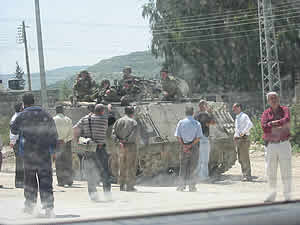 交渉も装甲車を相手にしなくてはいけない