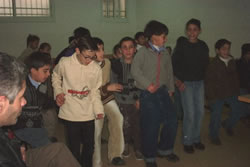 踊りだす子どもたち