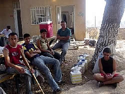 子どもたちが帰った翌日の青少年リーダーたち（疲れてはいたが、充実した表情だった）