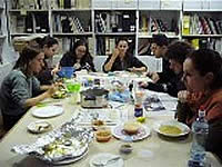 PHR事務所でスタッフの昼食時にパチリ