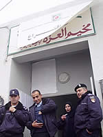 選挙の警備に当たっていたパレスチナ警察。