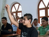 積極的に講習に参加する男の子たち