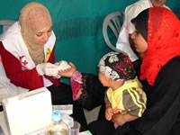 子どもだけでなくお母さんも検査を受けた。