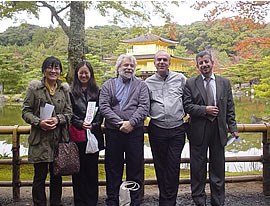 京都金閣寺でくつろぎのひととき