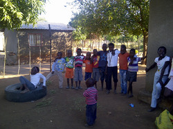 結束の固い9月生まれ！　（肩を組んでいる写真）