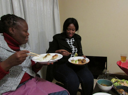 初めてのお箸に挑戦