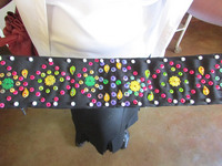 ベルトの刺繍の美しいこと！