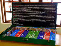 若者が開発、サッカーを使ったボードゲーム