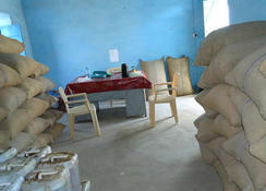 食料が運び込まれたJVCカドグリ事務所