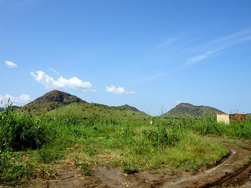 99の山があるといわれるヌバ山地