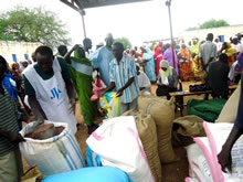 ムルタ村西地区での配布