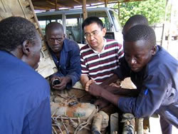 研修生たちから話を聞く