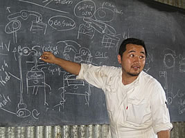 研修生たちを相手に講義にも熱が入る