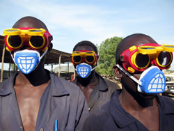 防護マスクと溶接用ゴーグル