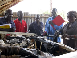 総合第1位になったチャンディル（写真右端）の口頭試問