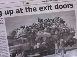 限られた交通手段、費用、帰還後の職探し・・帰還の困難さを伝える新聞記事（Khartoum Monitor紙）