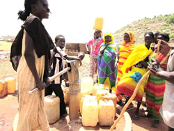 独自の言語と文化を持つヌバの人々。JVCの活動地、ウドゥ村にて。