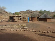 私たちが活動していた村も空爆を受けた（紛争勃発前に撮影）