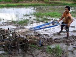 くそぉ〜思う通りに動けっ！この野郎！