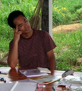 タイ語がなかなか上達しないと悩む金森くん