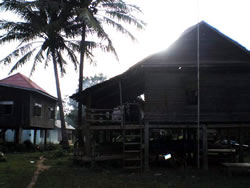 ラオスの家屋、村の様子